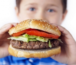 Crianças com sobrepeso tem mais chance de ter diabetes e hipertensão na vida adulta
