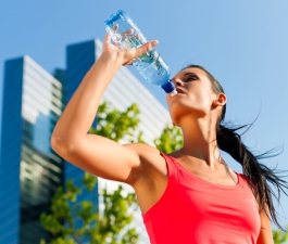 Nutricionista alerta para a importância da hidratação durante o inverno
