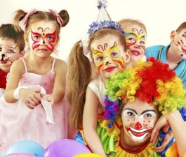 Cuidados básicos com as crianças durante o carnaval