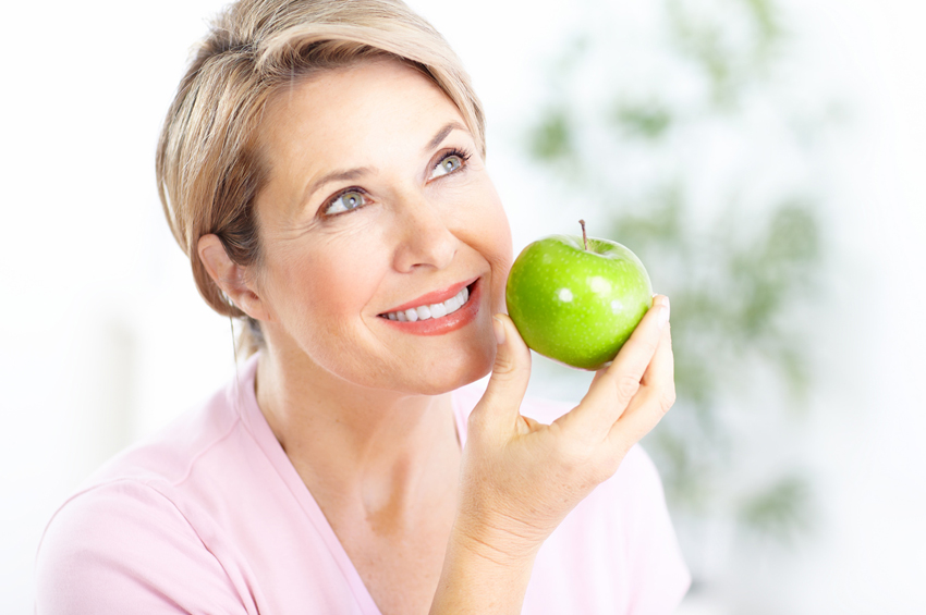 Alimentação certa contribui para vida saudável na menopausa  