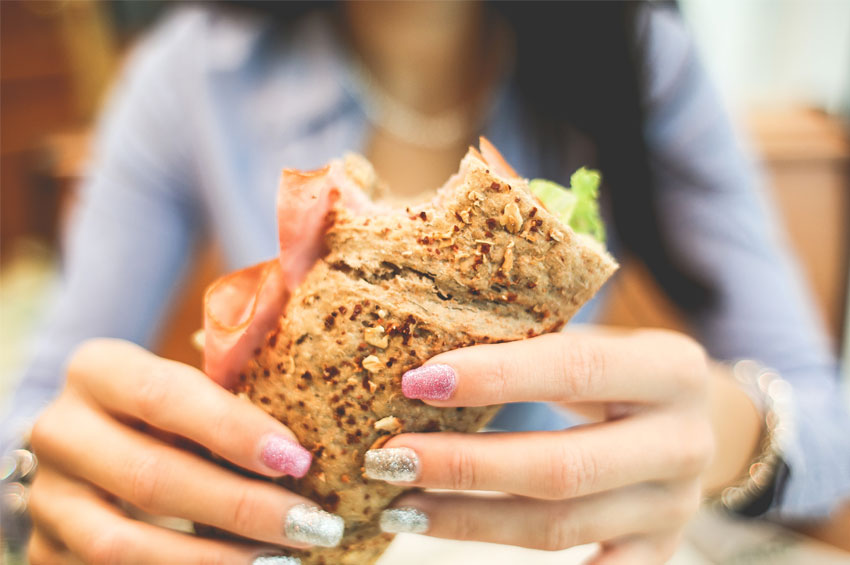 A melhor opção para o lanche rápido, são os lanches naturais