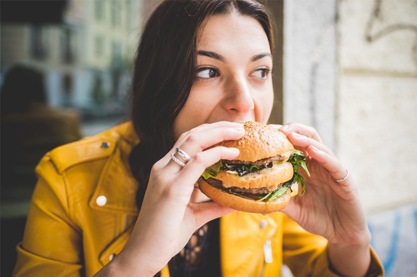 Dia do Hambúrguer: Nutricionista dá dicas de opções saudáveis