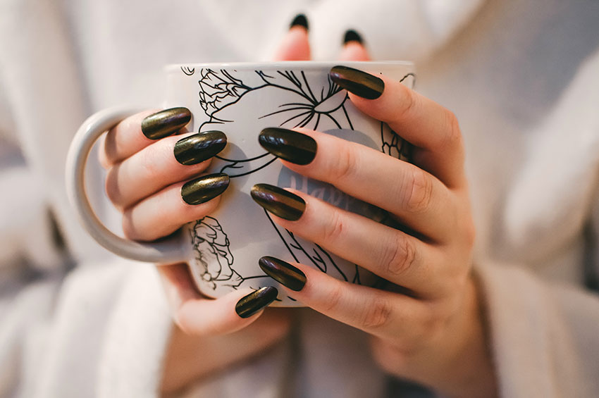 Tudo que você precisa saber para ter unhas fortes e bonitas