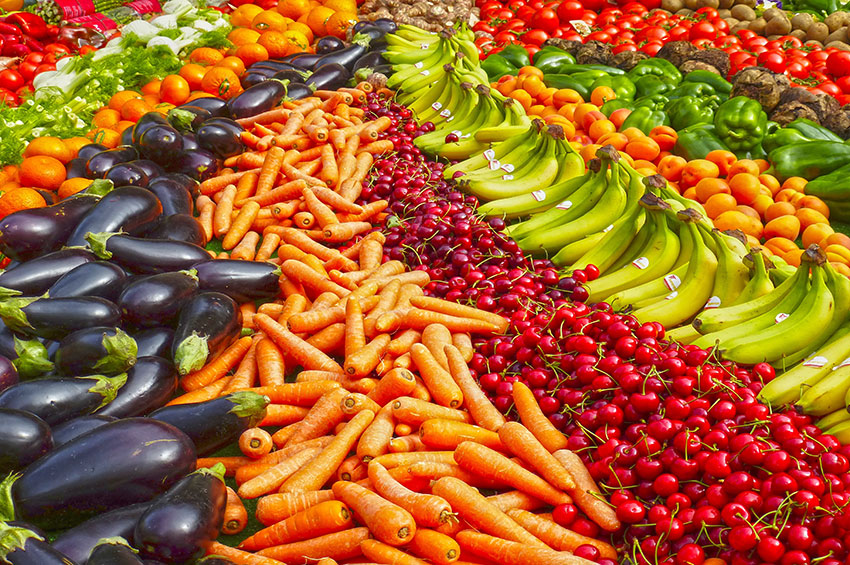 6 alimentos que ajudam a hidratar sua pele