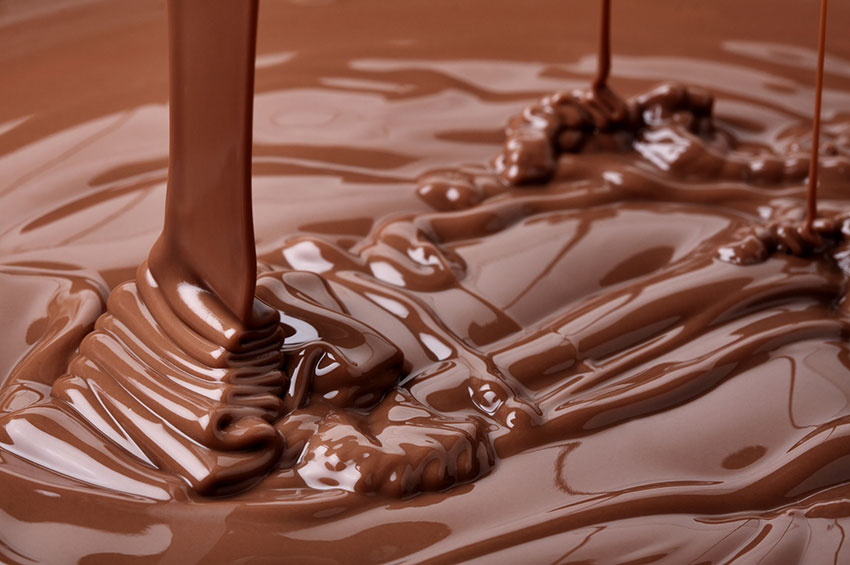 Chocolate amargo melhora circulação, enquanto branco e ao leite pioram problemas vasculares