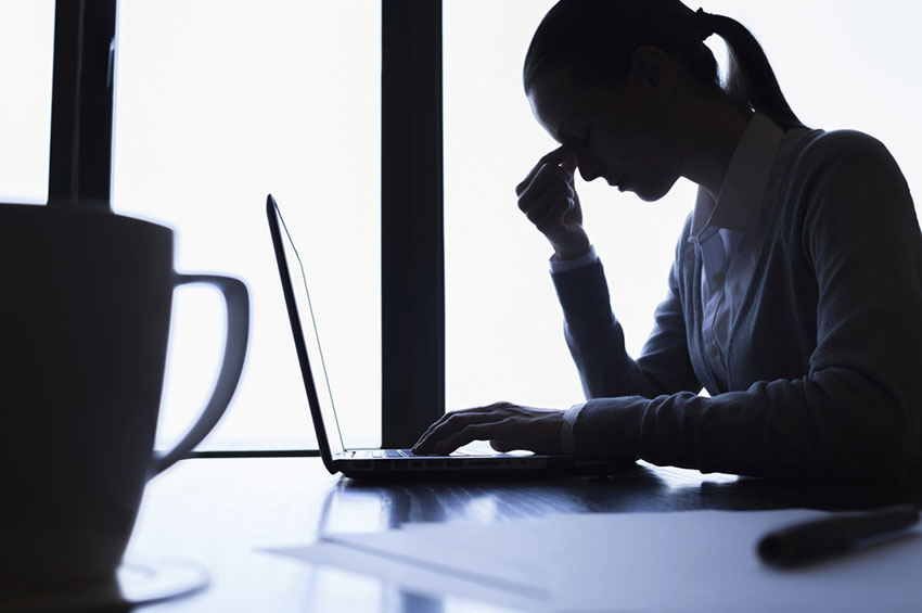 Conheça 5 sinais que indicam a síndrome de burnout  