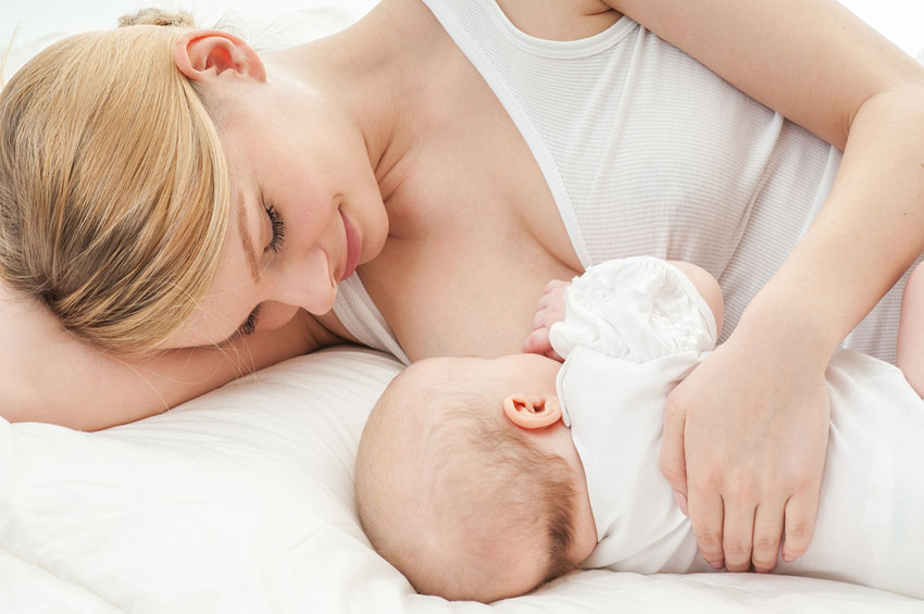 Agosto dourado: Mitos e verdades sobre amamentação x câncer de mama