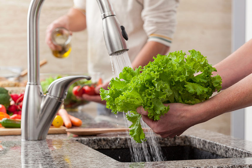 Covid-19: como fazer a higienização correta de hortaliças e frutas?