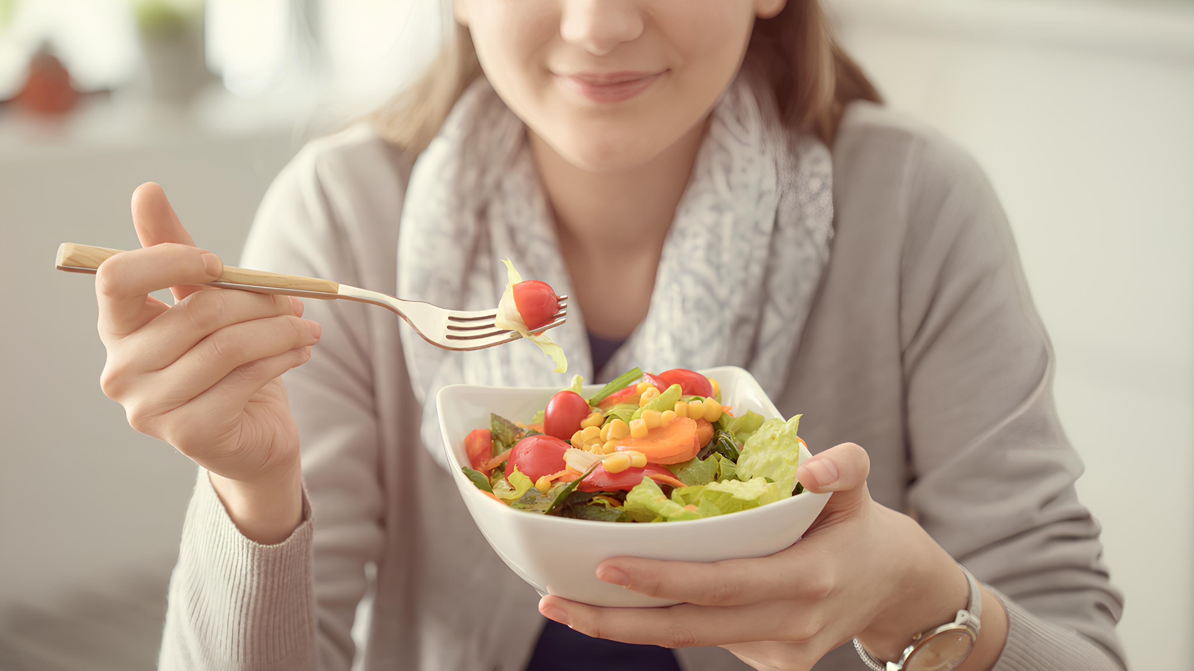 Nutricionista orienta como deve ser alimentação feminina após os 40 anos