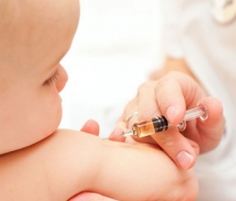 Mais de 50% dos casos de coqueluche em bebês podem implicar em hospitalização