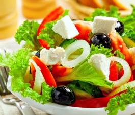 Médica nutróloga ajuda a identificar mitos e verdades para uma alimentação saudável