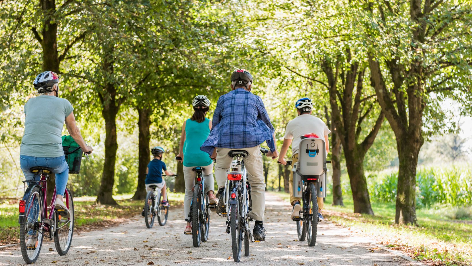 Ciclismo, trilha e caminhada: veja dicas médicas para não colocar a saúde em risco durante a prática nas férias