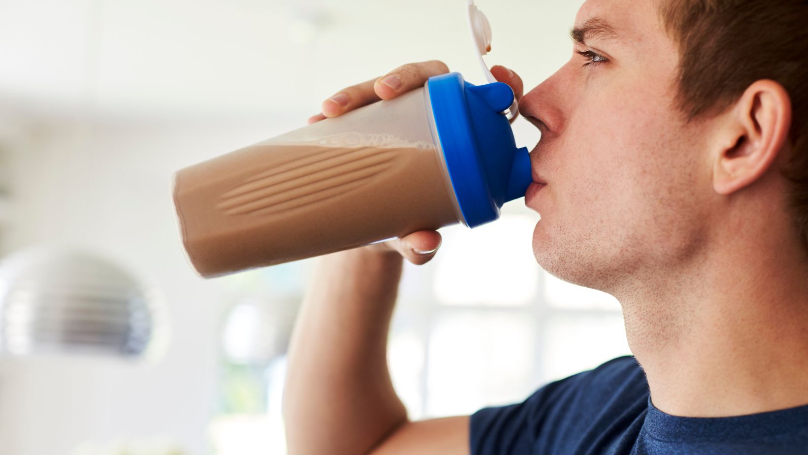 O que tomar junto com Whey Protein? Especialista dá dicas para alimentação