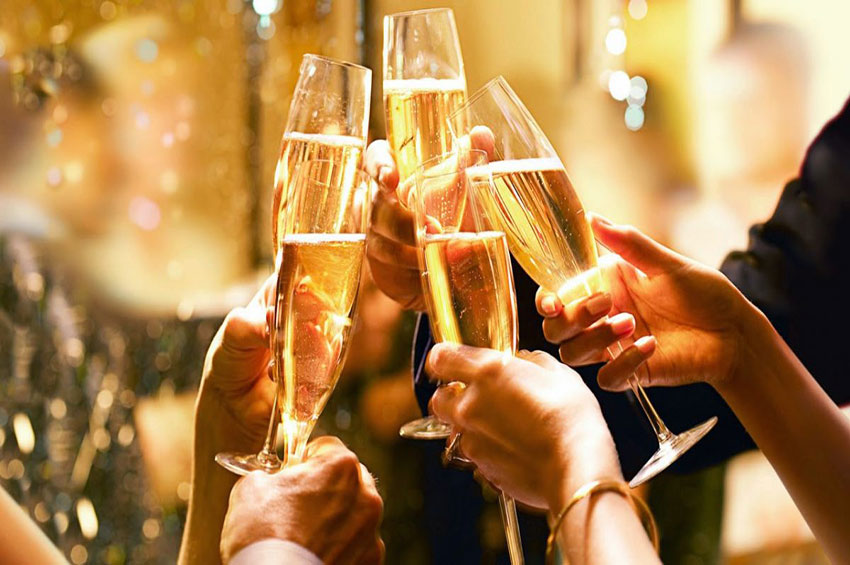 OMS desaconselha comemorações de fim de ano: Especialista comenta o assunto