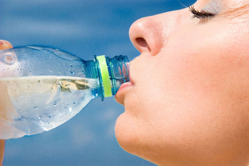 Entenda a importância do consumo de água durante o verão