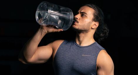 A importância do consumo adequado de água para a performance muscular