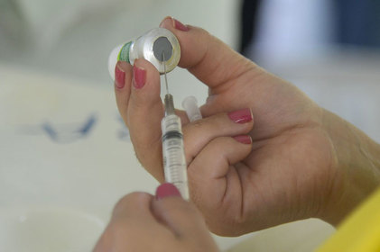 Baixa procura por vacina contra a gripe preocupa especialistas