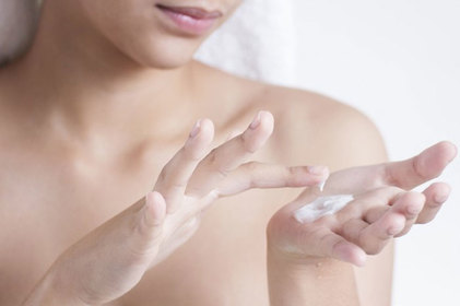 Dermatologista revela cuidados com a pele após queda de temperatura