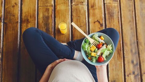 Por que a alimentação e a suplementação podem andar de mãos dadas durante a gravidez?