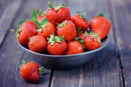 Morango, uma fruta da época com benefícios surpreendentes 