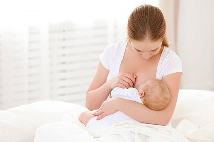 Postura correta preserva saúde física de mães de bebês