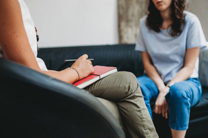 Terapia ainda é tabu e especialista explica o motivo 