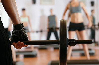 As vantagens de treinar em uma academia: Acompanhamento faz a diferença